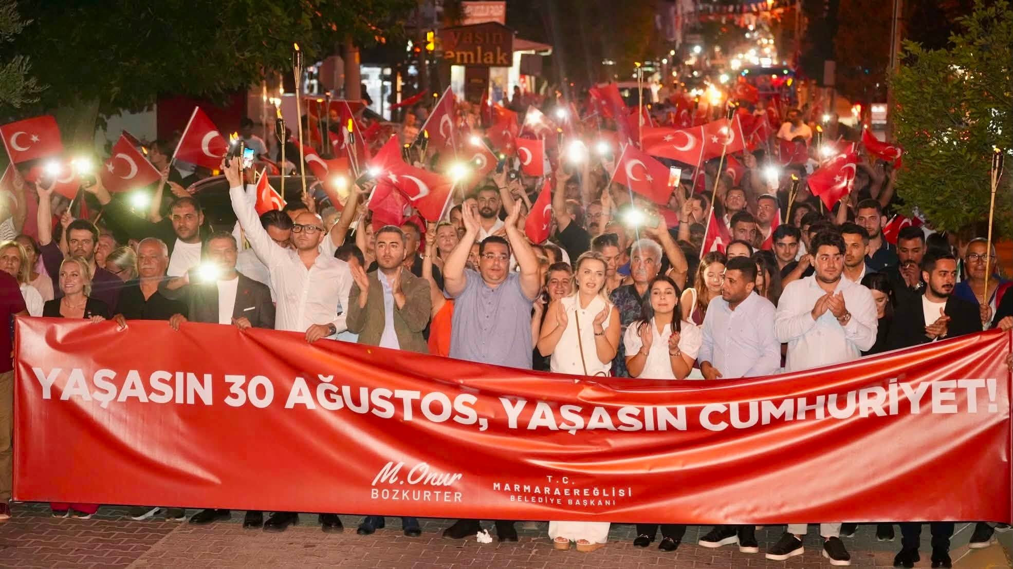 Fener Alayı ve Kortej Yürüyüşüne Büyük İlgi