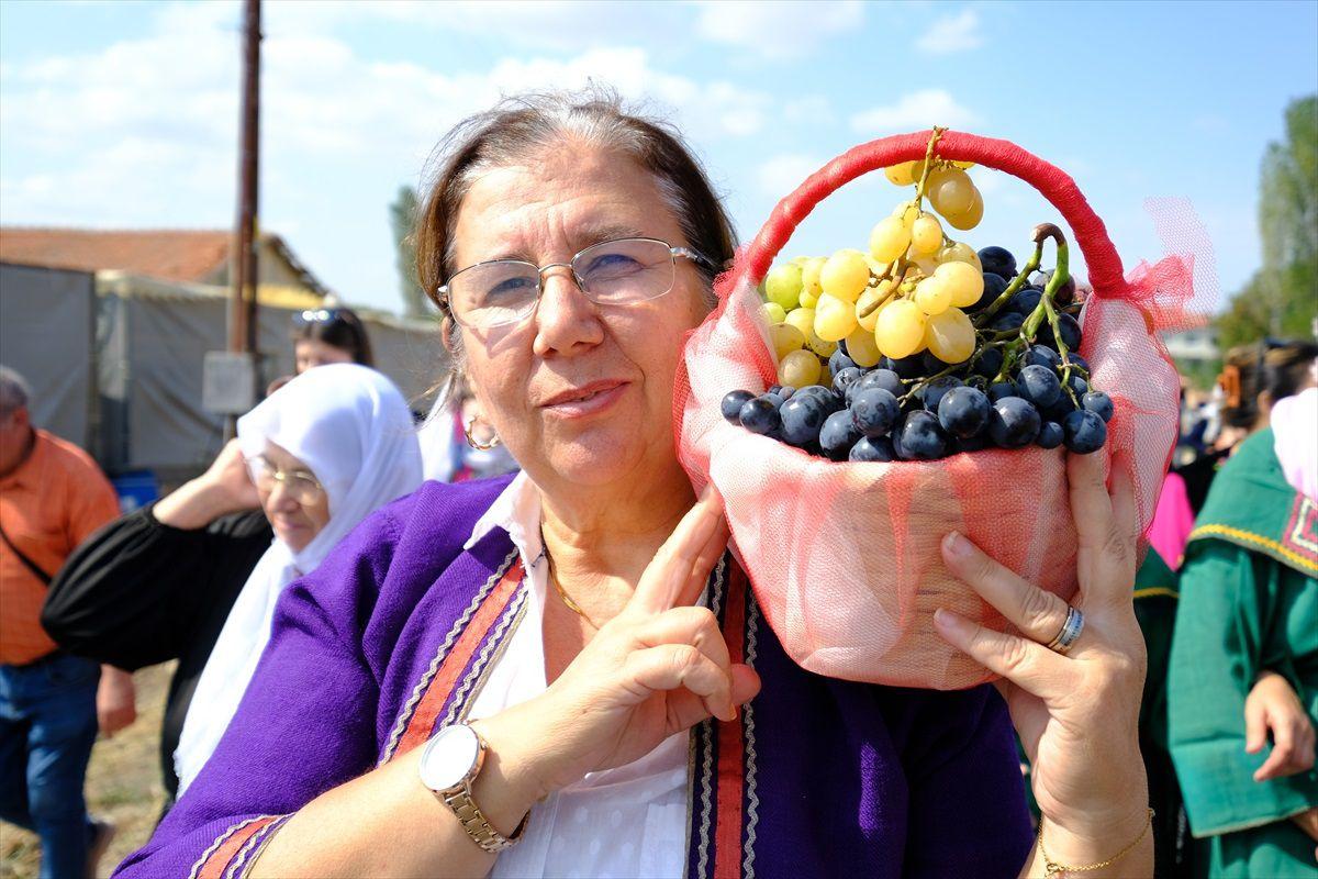 Üzümler Ezildi, Festivalde Geleneksel Lezzet Buluştu