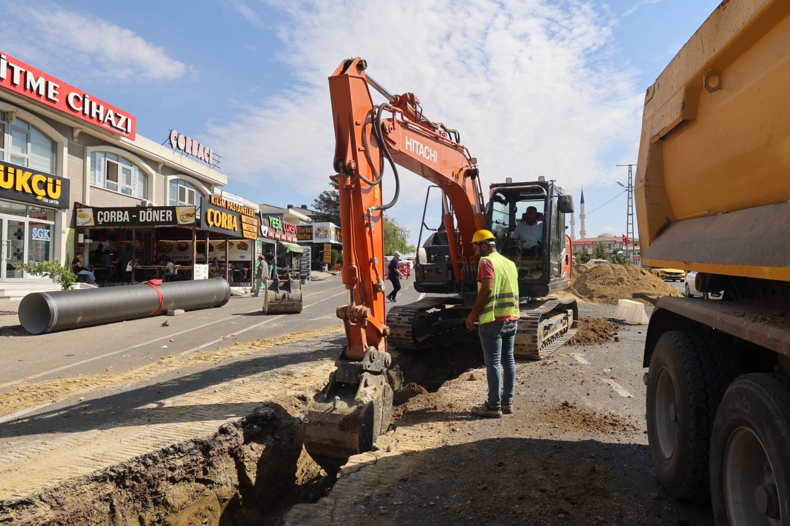 Özhan Canaydın Caddesi’nde İçme Suyu Hattı Yenileniyor