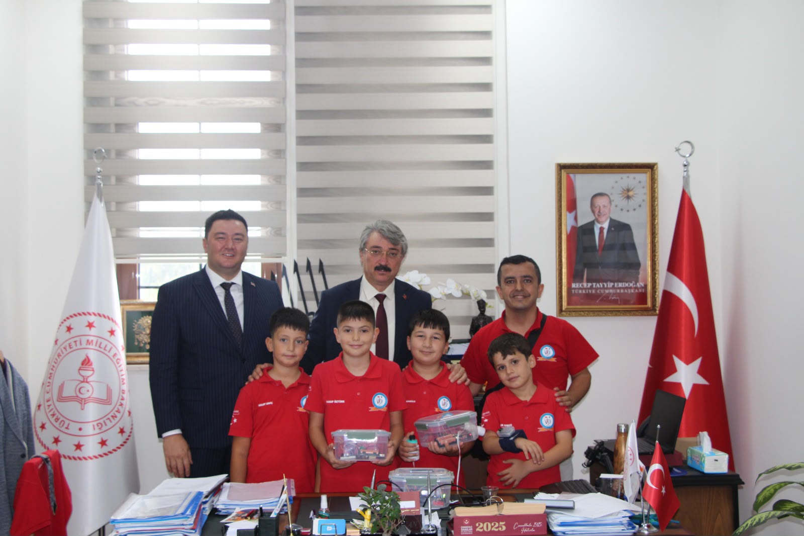 Trakya'nın Minik Mucitleri Tarih Yazdı:Veliköy İlkokulu Teknofest Finalinde Bir İlke İmza Atıyor