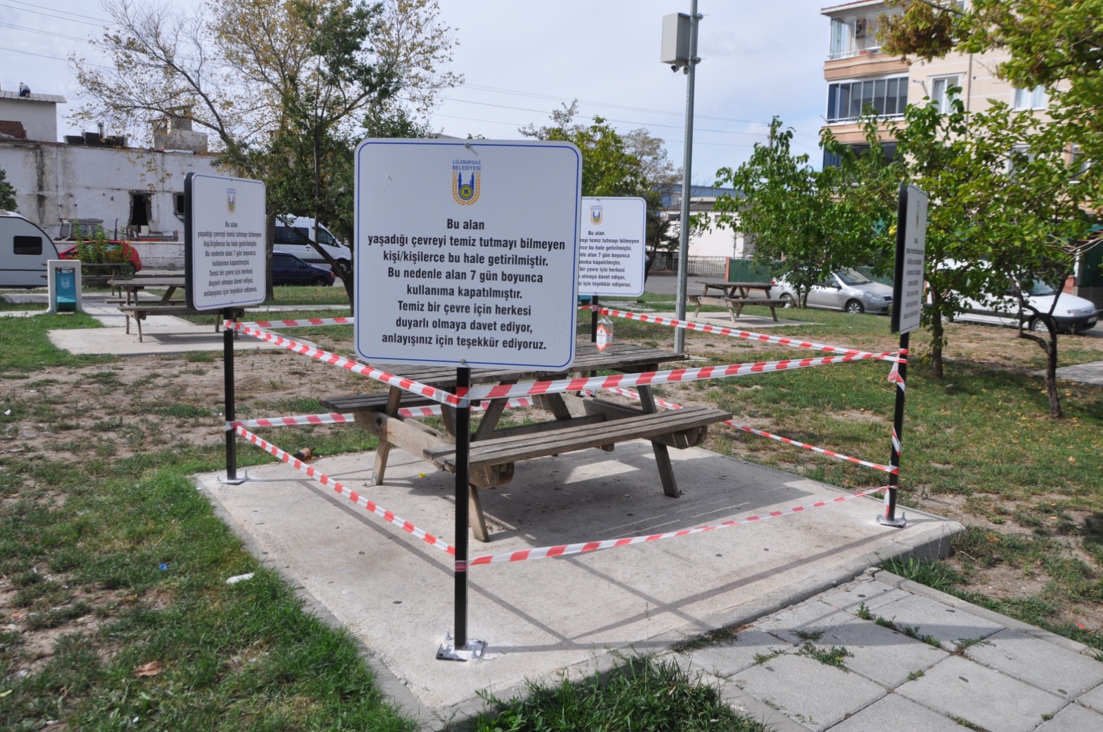 Ezber Bozan Çevre Hamlesi: Kirletilen Park Bankı 7 Gün Kullanıma Kapatıldı!